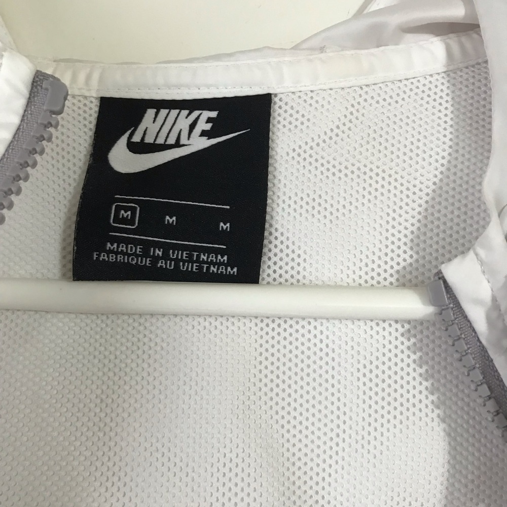 Nike Windbreaker - Picture 4 of 4